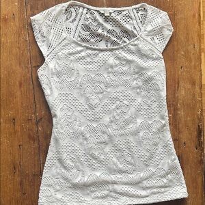 GUESS White Lace Top Fitted Lace Blouse Cap Sleeve Stretch Romantic Summer Top